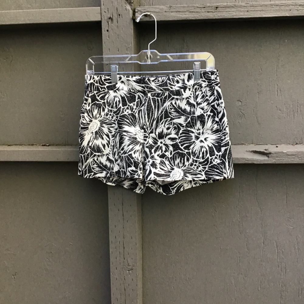 Banana Republic Hampton Fit Floral Shorts Size 2